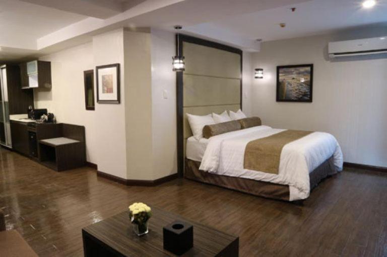 My Happy Place West Avenue Suites Ciudad Quezon Exterior foto