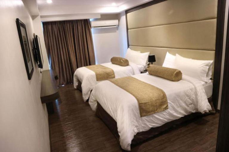My Happy Place West Avenue Suites Ciudad Quezon Exterior foto